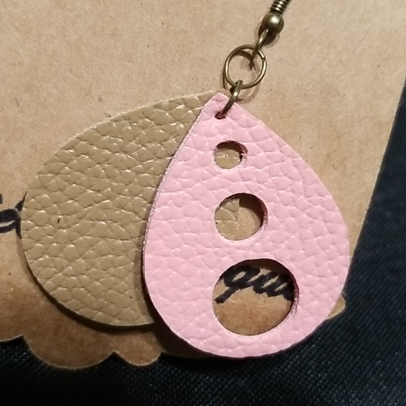 Vegan leather earrings - Picture 3 of 3